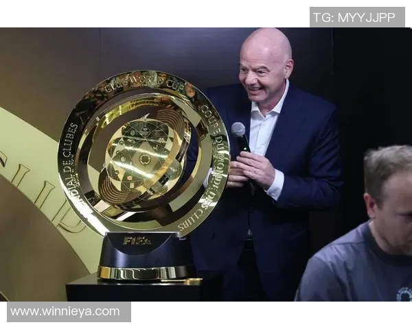 足球球星摆件限量版直播抢购，精致收藏品与球迷专属定制热销中